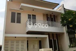 Rumah Elit Modern Tanpa Renovasi di kertajaya Surabaya Rumah Elit Modern Tanpa Renovasi di kertajaya Surabaya