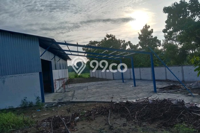 Pabrik Dijual di Prime Area Mojokerto Luas 828m2 Pabrik Dijual di Prime Area Mojokerto Luas 828m2