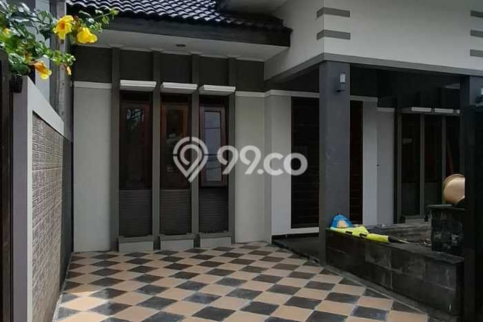 For Sale Hunian Rumah Terawat 2 KT di Taman Holis Indah, Bandung For Sale Hunian Rumah Terawat 2 KT di Taman Holis Indah, Bandung