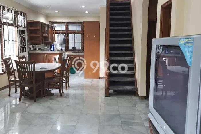 Rumah Mewah LB 251m2 Siap Huni Desain Elegan di Burangrang, Bandung Rumah Mewah LB 251m2 Siap Huni Desain Elegan di Burangrang, Bandung