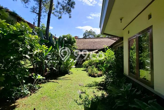 Rumah Eksklusif Siap Huni LT 1060m2 di Babakan Ciparay, Bandung Rumah Eksklusif Siap Huni LT 1060m2 di Babakan Ciparay, Bandung