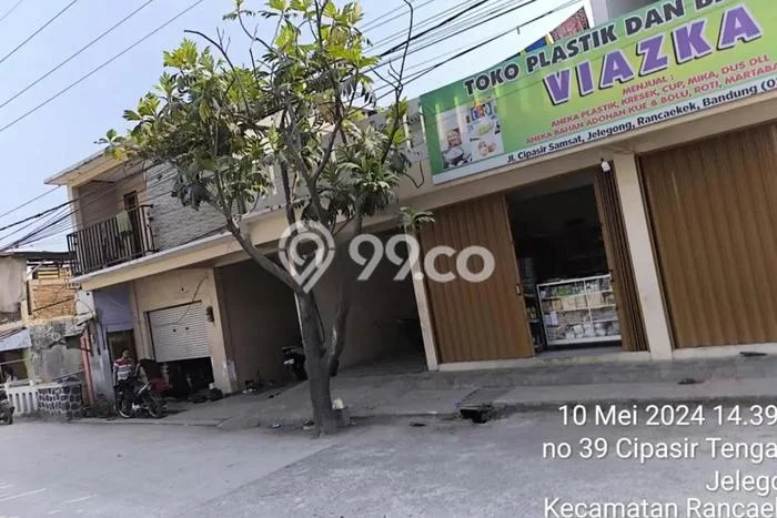 KESEMPATAN EMAS! Rumah Berkualitas area Rancaekek, Bandung, LT 270m2m² Bangunan 200m2m² KESEMPATAN EMAS! Rumah Berkualitas area Rancaekek, Bandung, LT 270m2m² Bangunan 200m2m²