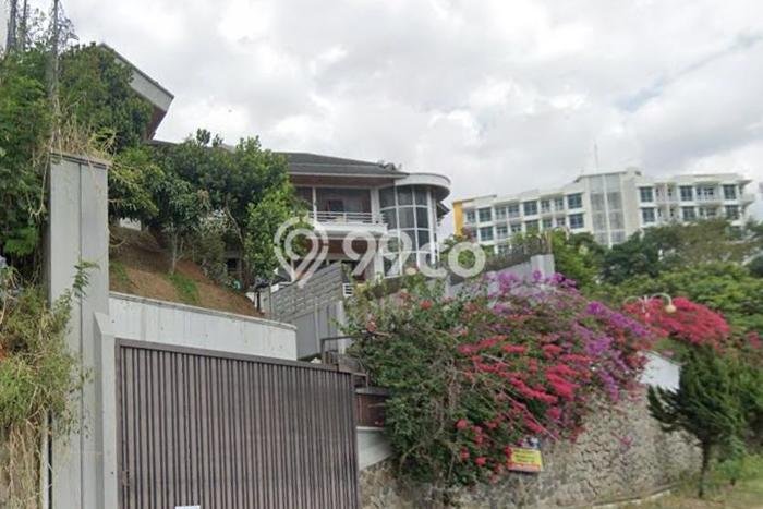 Rumah Nyaman 4 KT LT 633m2m² di Cidadap, Bandung Rumah Nyaman 4 KT LT 633m2m² di Cidadap, Bandung