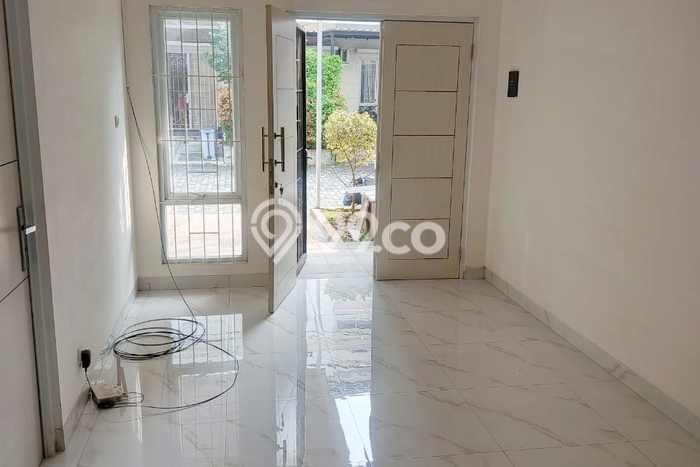 Rumah Modern 3 KT di Ciater Tangerang Semi Furnished Rumah Modern 3 KT di Ciater Tangerang Semi Furnished