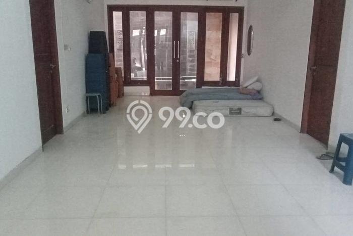 Hunian Cantik Modern Lb 300m2 di Karawaci, Tangerang Hunian Cantik Modern Lb 300m2 di Karawaci, Tangerang