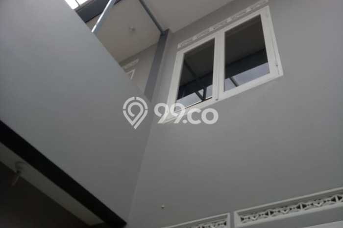 For Sale Rumah 5 Kamar Lokasi Ideal Nyaman dan Strategis di Babakan Ciparay For Sale Rumah 5 Kamar Lokasi Ideal Nyaman dan Strategis di Babakan Ciparay