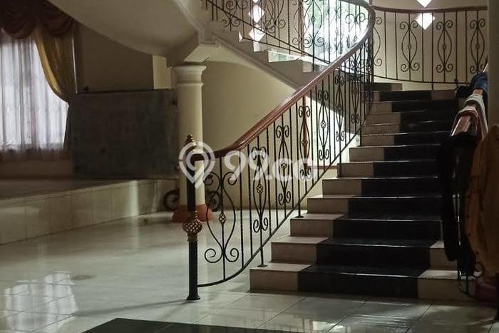 Siap Huni Rumah Mewah 5 Kamar di Karawaci Dekat ke Mana Saja Siap Huni Rumah Mewah 5 Kamar di Karawaci Dekat ke Mana Saja