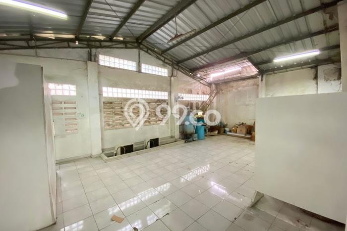 Disewakan Gudang komersial di Serpong luas bangunan 600m2 Disewakan Gudang komersial di Serpong luas bangunan 600m2