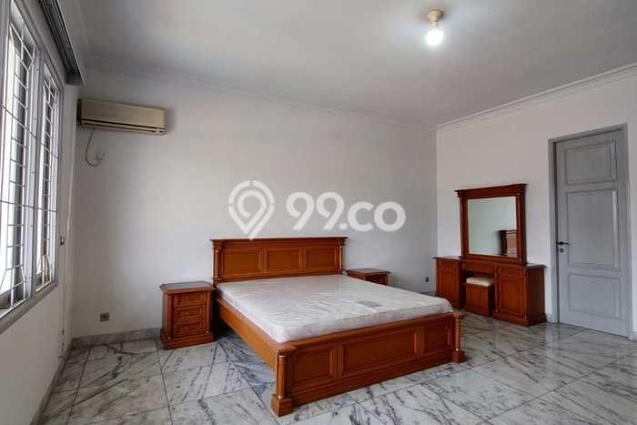 Disewakan Rumah Murah di Pejaten Jakarta Selatan dengan 5 KT Disewakan Rumah Murah di Pejaten Jakarta Selatan dengan 5 KT