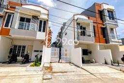 Dijual Rumah Modern 3 KT di Utan Kayu, Jakarta Timur Dijual Rumah Modern 3 KT di Utan Kayu, Jakarta Timur