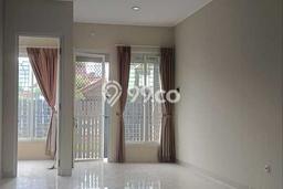 Disewakan! Rumah 3 Kamar Tidur &
2 Kamar Mandi di Villa Melati Mas, Tangerang Selatan Disewakan! Rumah 3 Kamar Tidur &
2 Kamar Mandi di Villa Melati Mas, Tangerang Selatan