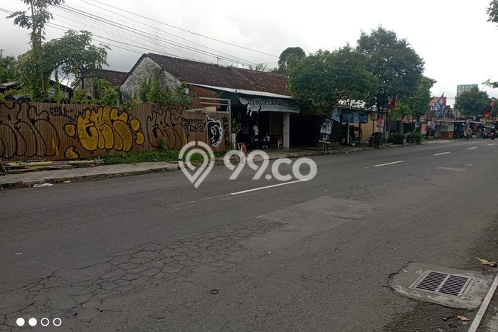 Tanah Kosong Dijual di Yogyakarta dengan Area 1067m2 Tanah Kosong Dijual di Yogyakarta dengan Area 1067m2