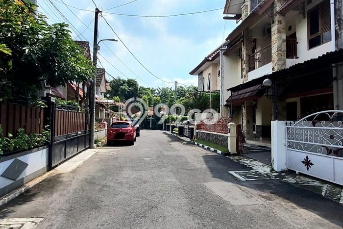 For Sale Rumah 5 Kamar Lokasi Ideal Bagus dan Strategis di Umbulharjo For Sale Rumah 5 Kamar Lokasi Ideal Bagus dan Strategis di Umbulharjo