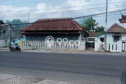 Lokasi terbaik! Rumah siap pakai dikontrakkan di Godean LB 300m2 Lokasi terbaik! Rumah siap pakai dikontrakkan di Godean LB 300m2