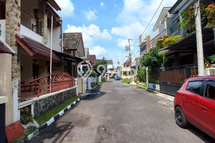 For Sale Rumah 5 Kamar Lokasi Ideal Bagus dan Strategis di Umbulharjo For Sale Rumah 5 Kamar Lokasi Ideal Bagus dan Strategis di Umbulharjo