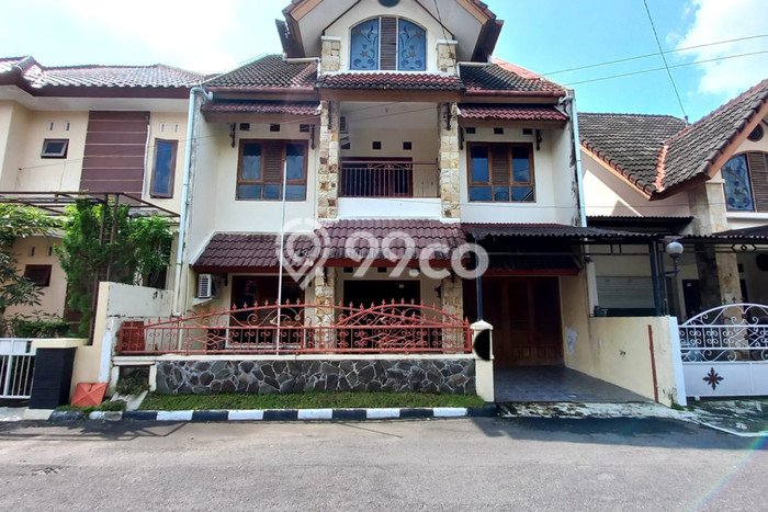 For Sale Rumah 5 Kamar Lokasi Ideal Bagus dan Strategis di Umbulharjo For Sale Rumah 5 Kamar Lokasi Ideal Bagus dan Strategis di Umbulharjo
