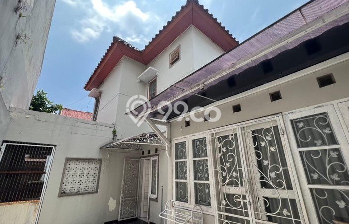 Hunian Elit LB 166m2 Siap Pakai Desain Elegan di Caturtunggal, Sleman Hunian Elit LB 166m2 Siap Pakai Desain Elegan di Caturtunggal, Sleman