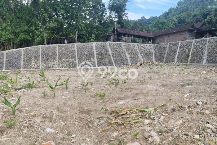 Tanah di Piyungan, Bantul Luas 1824m2 Dijual Segera Tanah di Piyungan, Bantul Luas 1824m2 Dijual Segera