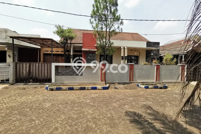 Jual Rumah Favorit Siap Huni LB 200m2 di Pamulang, Tangerang Selatan Jual Rumah Favorit Siap Huni LB 200m2 di Pamulang, Tangerang Selatan
