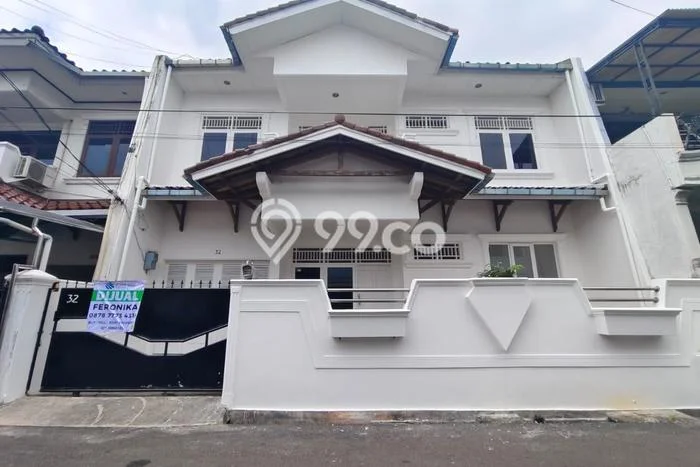Disewakan! Rumah 5 Kamar Tidur &
4 Kamar Mandi di Rawamangun, Jakarta Timur Disewakan! Rumah 5 Kamar Tidur &
4 Kamar Mandi di Rawamangun, Jakarta Timur