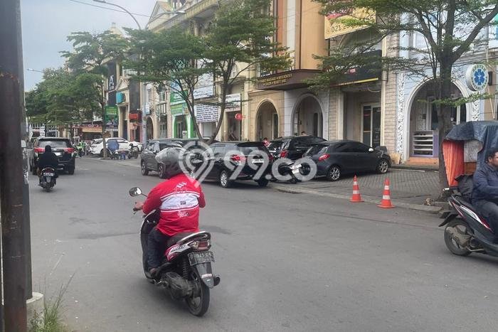 Ruko untuk Disewa di Pusat Bekasi Luas Bangunan 600m2 Ruko untuk Disewa di Pusat Bekasi Luas Bangunan 600m2