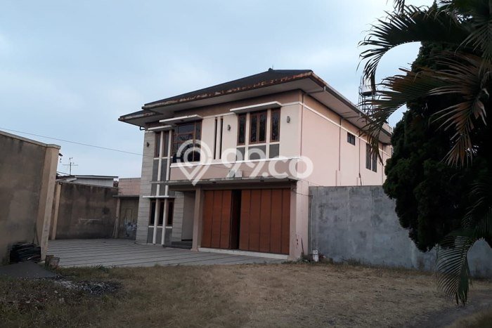 Rumah Mewah LB 500m2 Siap Pakai Desain Elegan di Soekarno Hatta, Bandung Rumah Mewah LB 500m2 Siap Pakai Desain Elegan di Soekarno Hatta, Bandung
