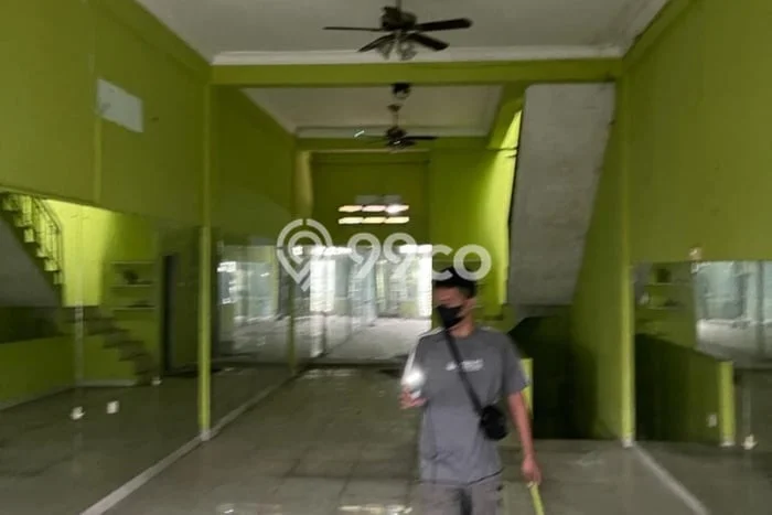 Ruko bagus disewakan di Ciledug Tangerang dengan LB 101m2 harga sewa terbaik Ruko bagus disewakan di Ciledug Tangerang dengan LB 101m2 harga sewa terbaik
