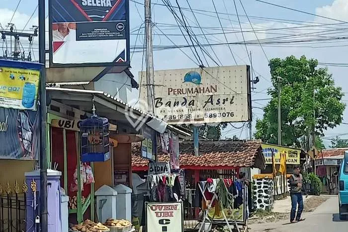 Rumah Area Strategis di Soreang, Bandung, Luas 147m2m² LB 72m2m² Rumah Area Strategis di Soreang, Bandung, Luas 147m2m² LB 72m2m²