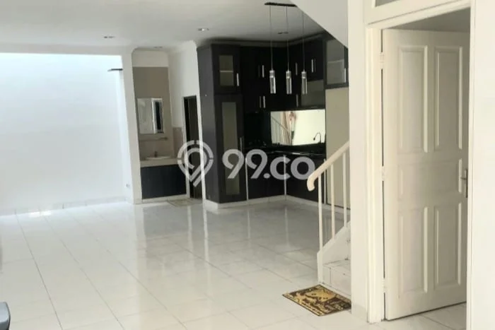 Rumah Elit LB 120m2 Siap Huni Desain Elegan di Meruya, Jakarta Barat Rumah Elit LB 120m2 Siap Huni Desain Elegan di Meruya, Jakarta Barat