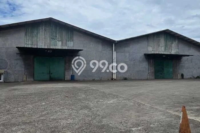 Gudang Disewa di Tangerang dengan LB 4692m2 Area Komersial Ramai Gudang Disewa di Tangerang dengan LB 4692m2 Area Komersial Ramai