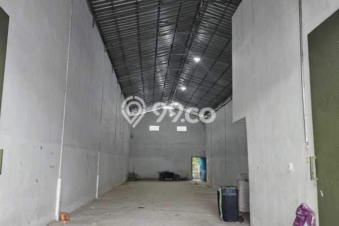 Unit Gudang Paling Strategis di Curug Tangerang dengan LB 350m2 Unit Gudang Paling Strategis di Curug Tangerang dengan LB 350m2
