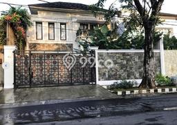 Jual Rumah Mewah Megah Dengan View Eksklusif di Pejaten, Jakarta Selatan Jual Rumah Mewah Megah Dengan View Eksklusif di Pejaten, Jakarta Selatan