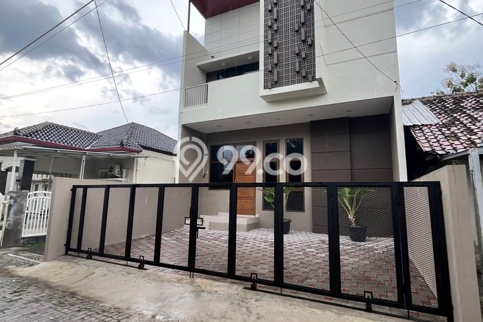 Dijual Rumah Strategis Bagus Punya 4 KT di Depok Sleman SHM Dijual Rumah Strategis Bagus Punya 4 KT di Depok Sleman SHM