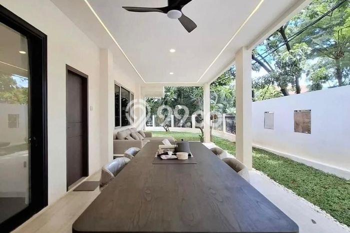 Rumah Eksklusif Dijual LT 469m2 di Kebayoran Baru, Jakarta Selatan Rumah Eksklusif Dijual LT 469m2 di Kebayoran Baru, Jakarta Selatan