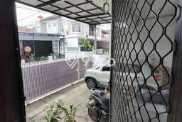 Siap Huni Hunian Elit 4 Kamar di Tebet Dekat ke Mana Saja Siap Huni Hunian Elit 4 Kamar di Tebet Dekat ke Mana Saja