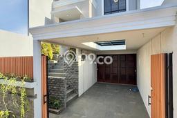 Siap Huni Rumah Mewah 5 Kamar di Jagakarsa Dekat ke Mana Pun Siap Huni Rumah Mewah 5 Kamar di Jagakarsa Dekat ke Mana Pun