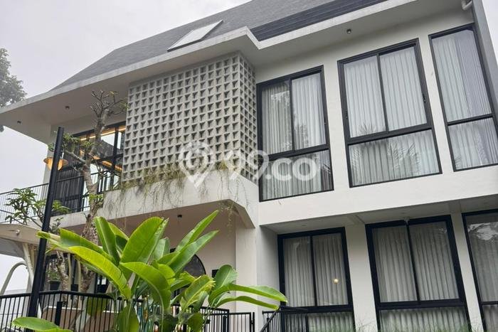 Vila Terawat di , Dimensi 225m2m², Lingkungan Tenang dan nyaman Vila Terawat di , Dimensi 225m2m², Lingkungan Tenang dan nyaman
