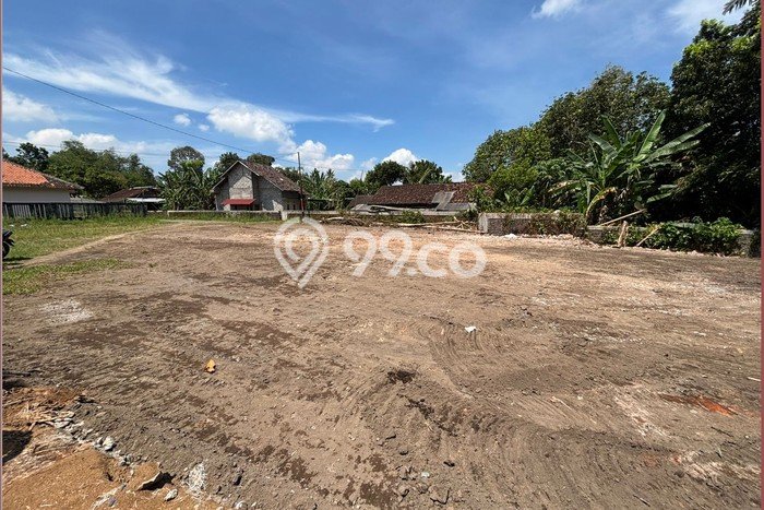 Jarang Ada! Tanah di Tempel Punya Luas 142m2 SHM Jarang Ada! Tanah di Tempel Punya Luas 142m2 SHM