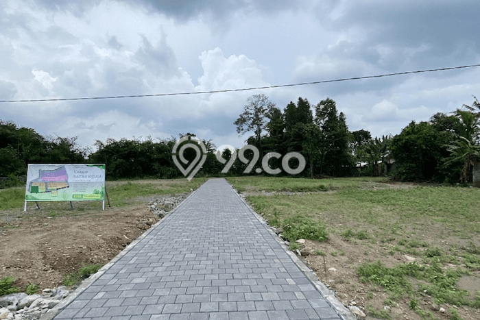 Lahan Dijual Lokasi Strategis di Sleman dengan Luas 109m2 Lahan Dijual Lokasi Strategis di Sleman dengan Luas 109m2