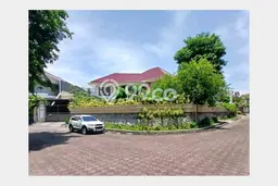 Rumah Mewah LB 1800m2 Siap Pakai Desain Elegan di HR Muhammad, Surabaya Rumah Mewah LB 1800m2 Siap Pakai Desain Elegan di HR Muhammad, Surabaya