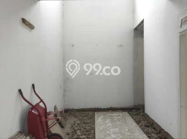 Jual Rumah Luas Elegan Dengan View Eksklusif di Lubang Buaya, Jakarta Timur Jual Rumah Luas Elegan Dengan View Eksklusif di Lubang Buaya, Jakarta Timur