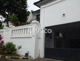 Rumah Elit Modern Tanpa Renovasi di Lebak Bulus Jakarta Selatan Rumah Elit Modern Tanpa Renovasi di Lebak Bulus Jakarta Selatan