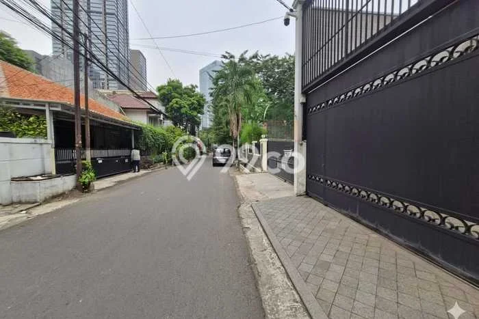 Cocok Untuk Investasi! Dijual Kost di Gatot Subroto 33 Kamar Cocok Untuk Investasi! Dijual Kost di Gatot Subroto 33 Kamar