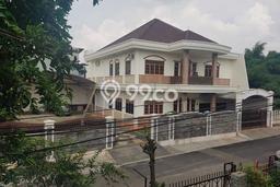 Rumah Elit LB 249m2 Siap Huni Desain Elegan di Cibubur, Depok Rumah Elit LB 249m2 Siap Huni Desain Elegan di Cibubur, Depok