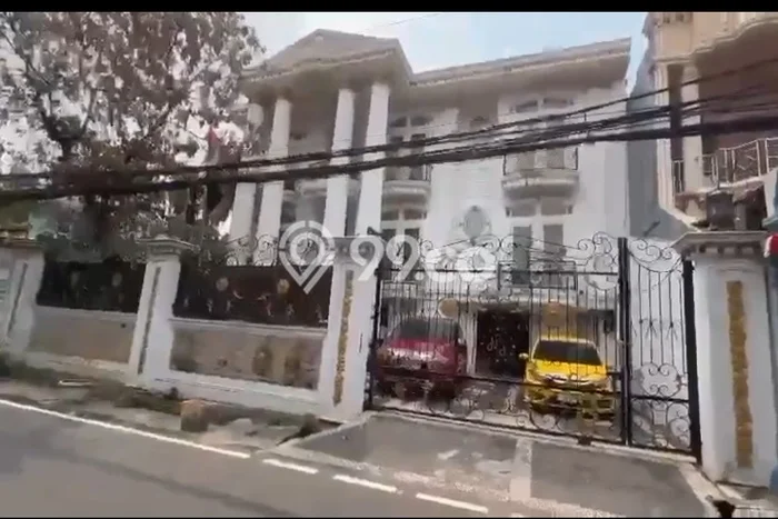 For Sale Rumah Mewah Exclusive di Senen, Jakarta Pusat For Sale Rumah Mewah Exclusive di Senen, Jakarta Pusat