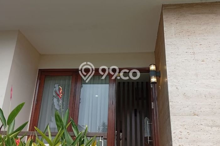 Rumah Mewah Dijual LT 140m2 di Ciputat, Tangerang Selatan Rumah Mewah Dijual LT 140m2 di Ciputat, Tangerang Selatan