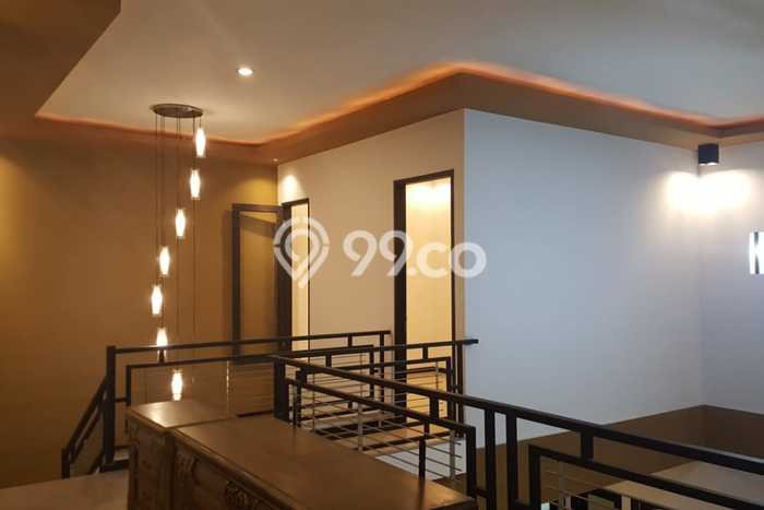 Hunian Mewah Dijual LT 400m2 di Wonocolo, Surabaya Hunian Mewah Dijual LT 400m2 di Wonocolo, Surabaya