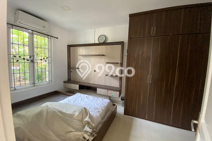 Siap Huni Hunian Elit 4 Kamar di BSD Dekat ke Mana Pun Siap Huni Hunian Elit 4 Kamar di BSD Dekat ke Mana Pun