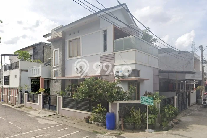 Jual Rumah Bagus Siap Huni LB 280m2 di Karawaci, Tangerang Jual Rumah Bagus Siap Huni LB 280m2 di Karawaci, Tangerang