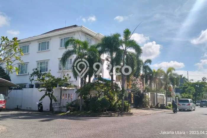 For Sale! Luxury House LT 449m2 Desain Modern di Pantai Indah Kapuk For Sale! Luxury House LT 449m2 Desain Modern di Pantai Indah Kapuk
